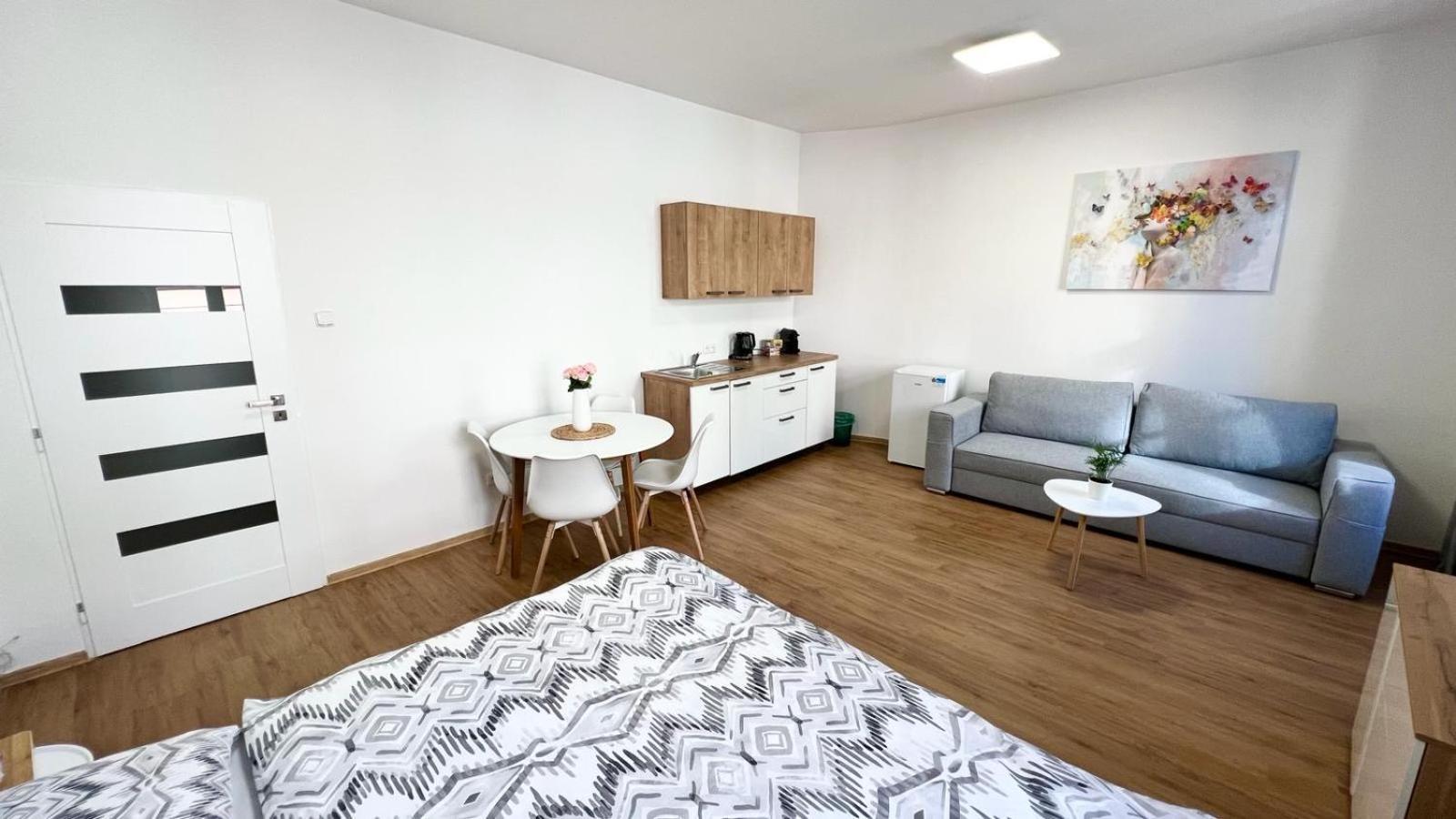 Penzion U Radnice, Byt 3 Znojmo Exteriör bild